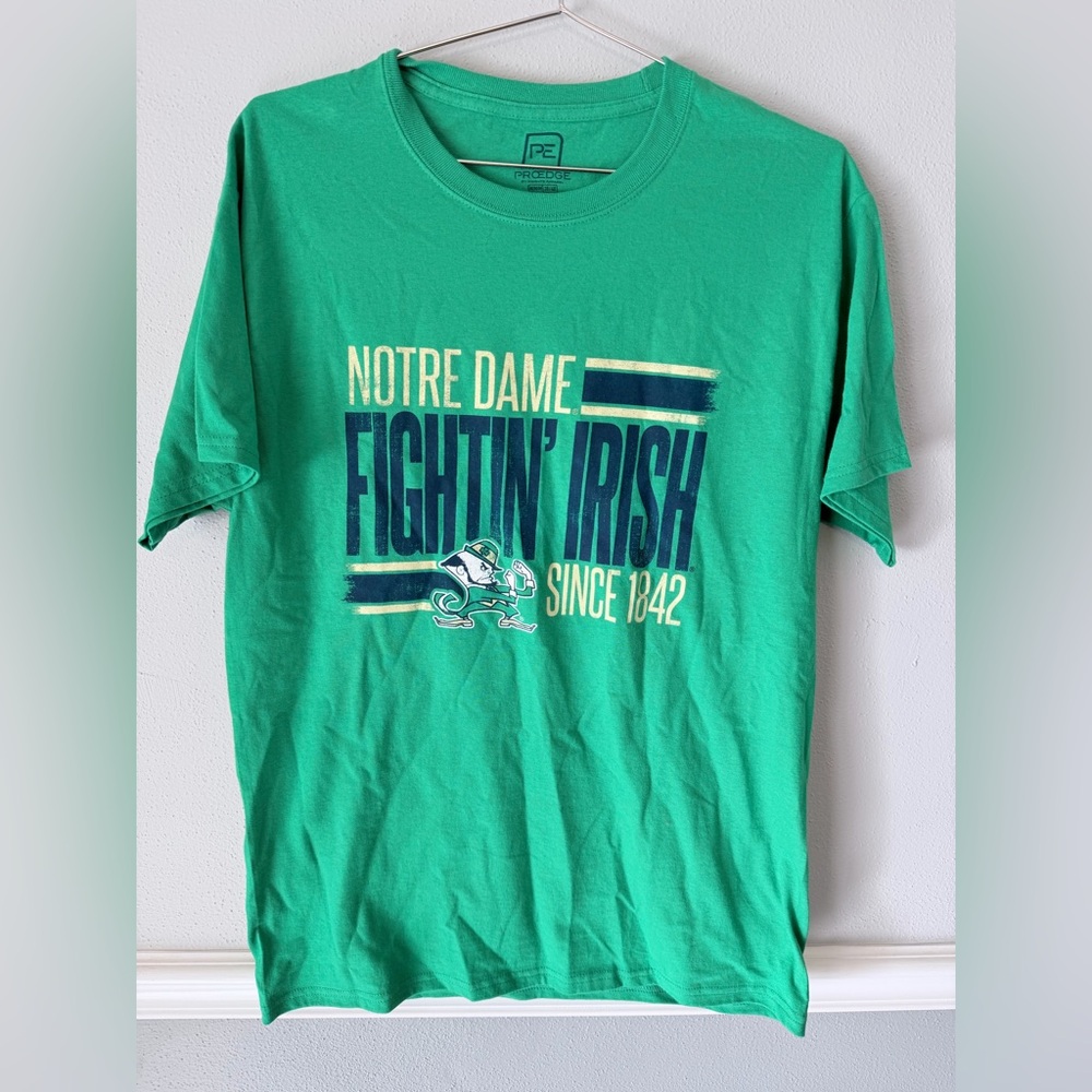 Pro Edge University of Notre Dame Fighting  Irish T-shirt Sz Medium Short Sleeve